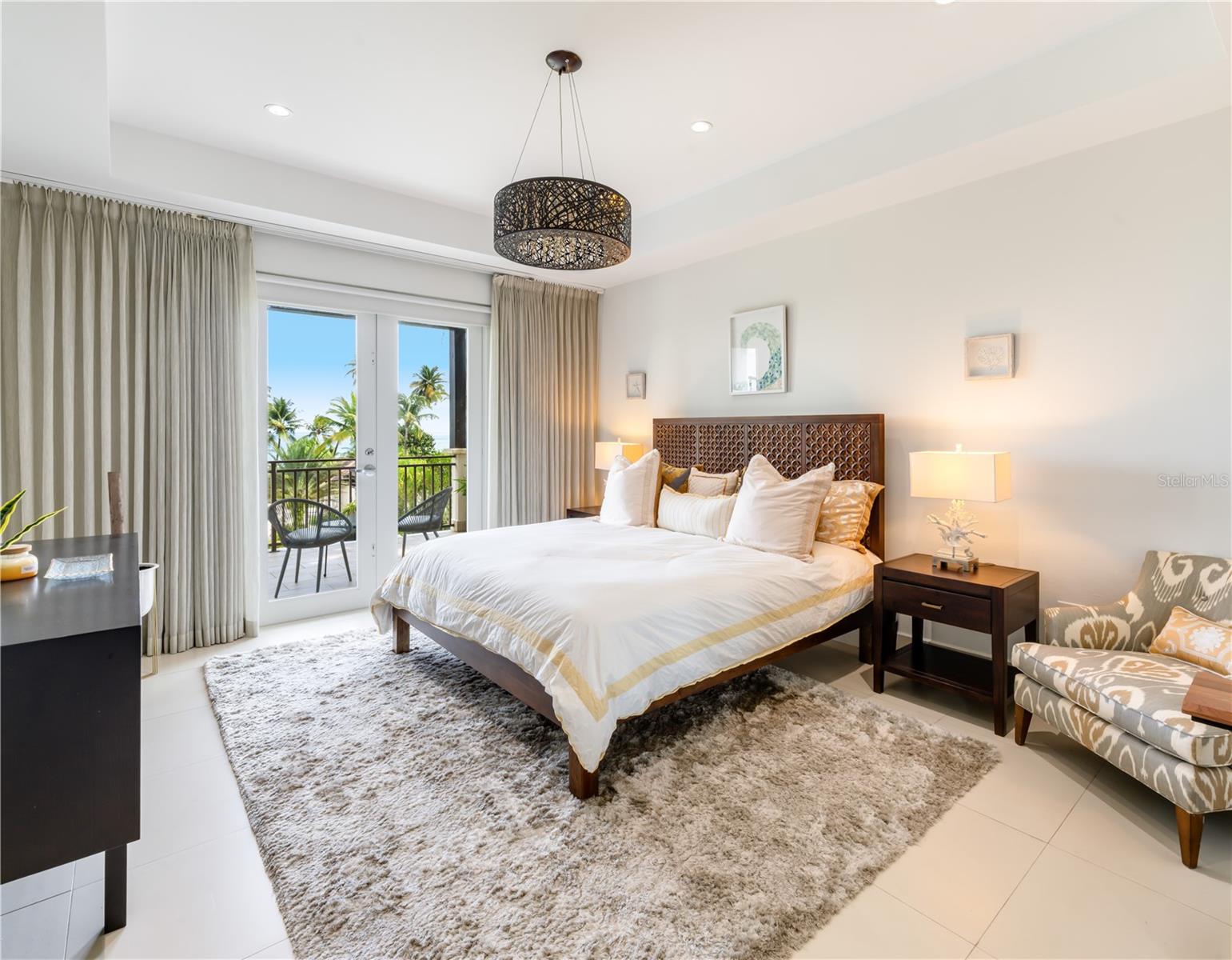 LAS VENTANAS CONDOMINIUM - Residential