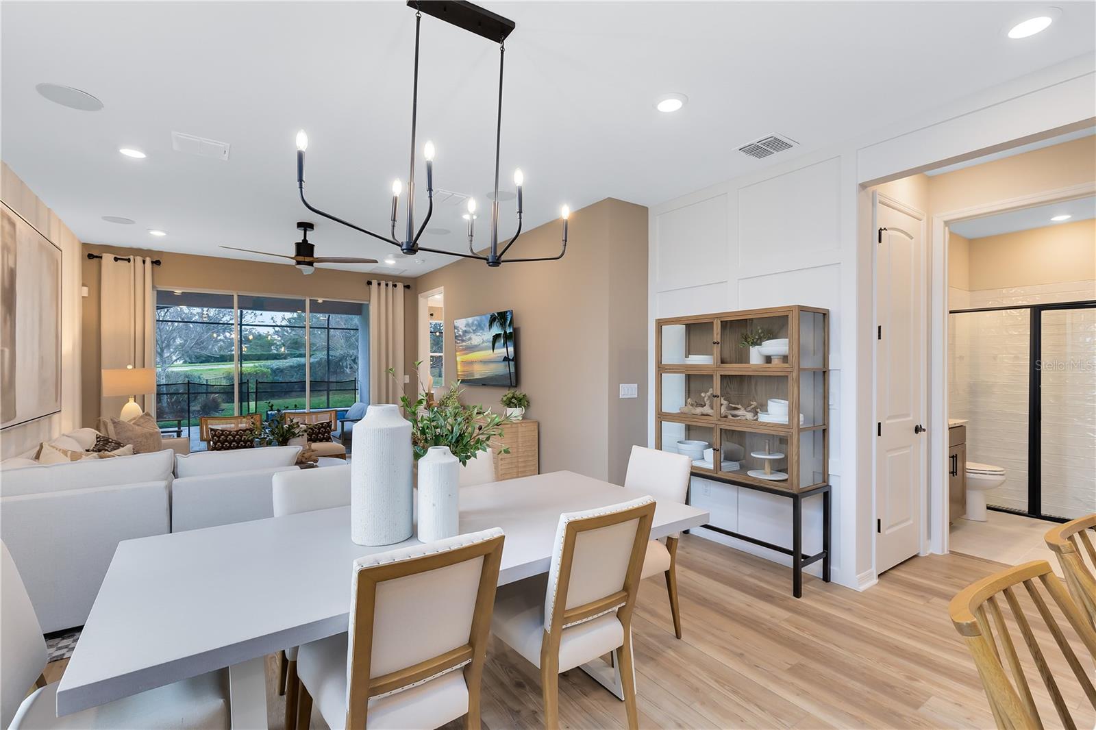 DEL WEBB TWIN LAKES - Residential