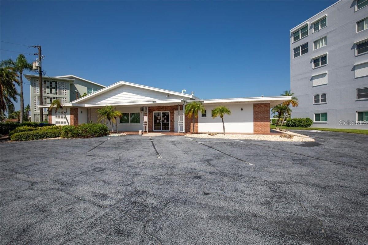 SHORE VIEW BLDG - Residential