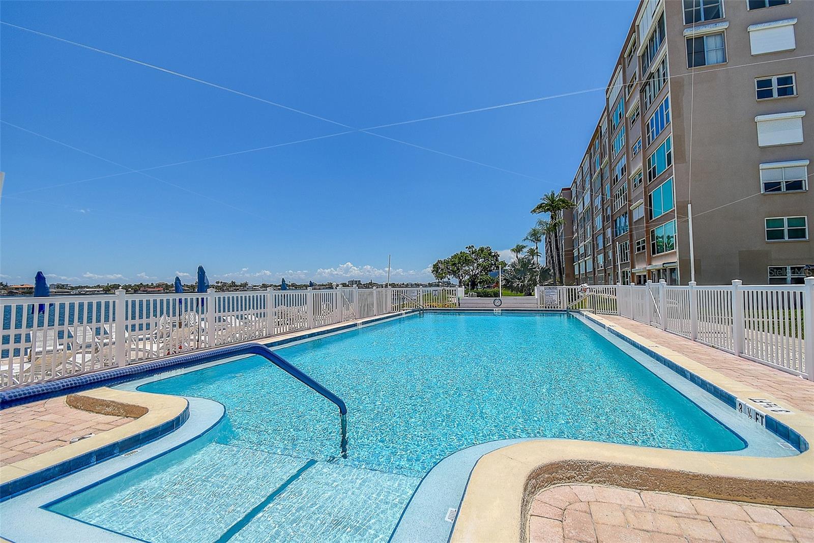 SHORE VIEW BLDG - Residential