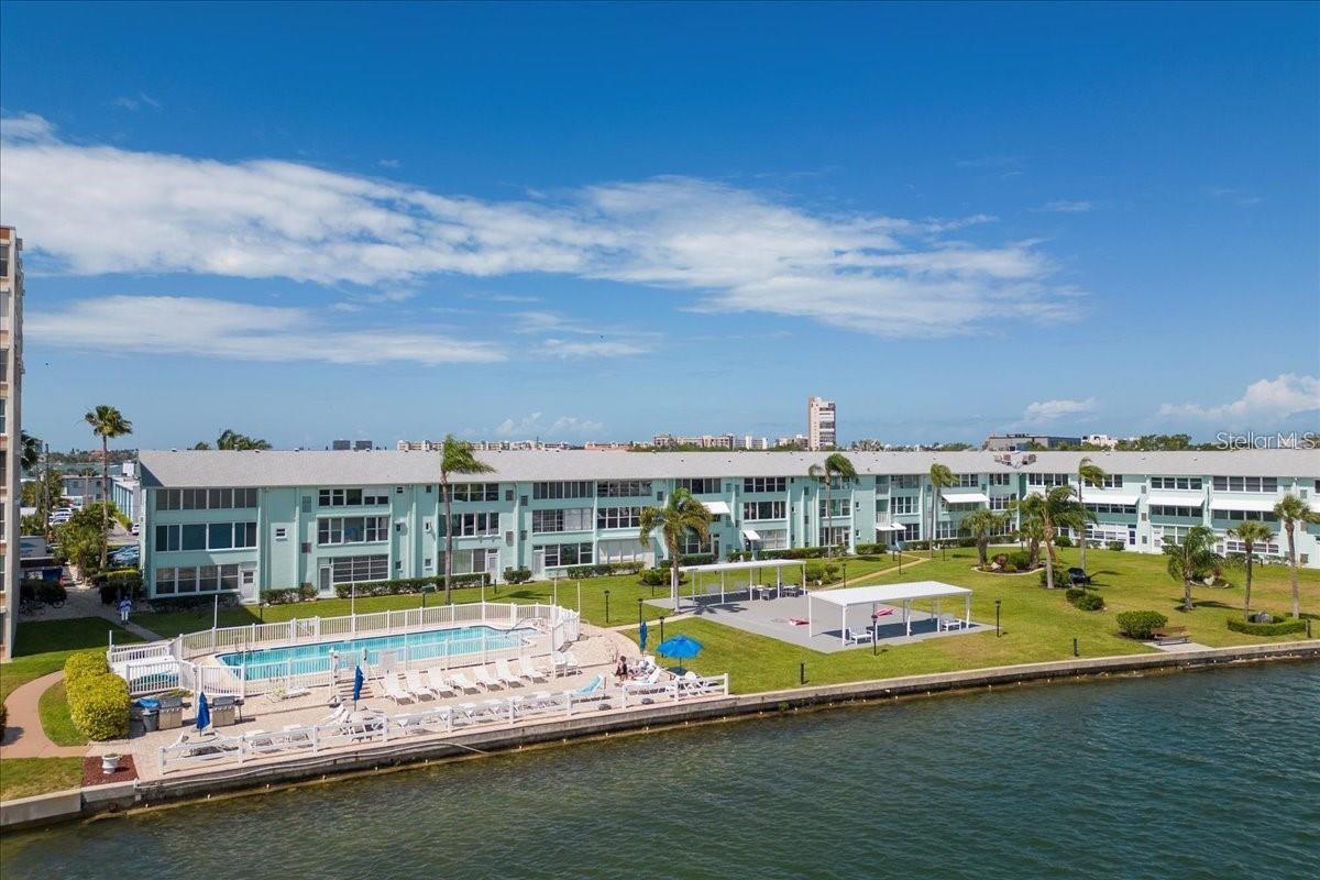 SHORE VIEW BLDG - Residential