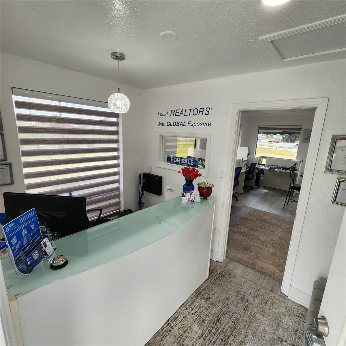 OAKRIDGE - Commercial Sale