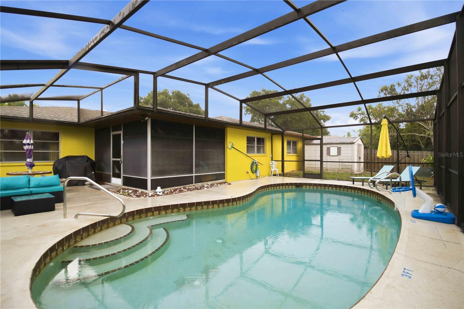LAKE FOREST ESTATES - Residential
