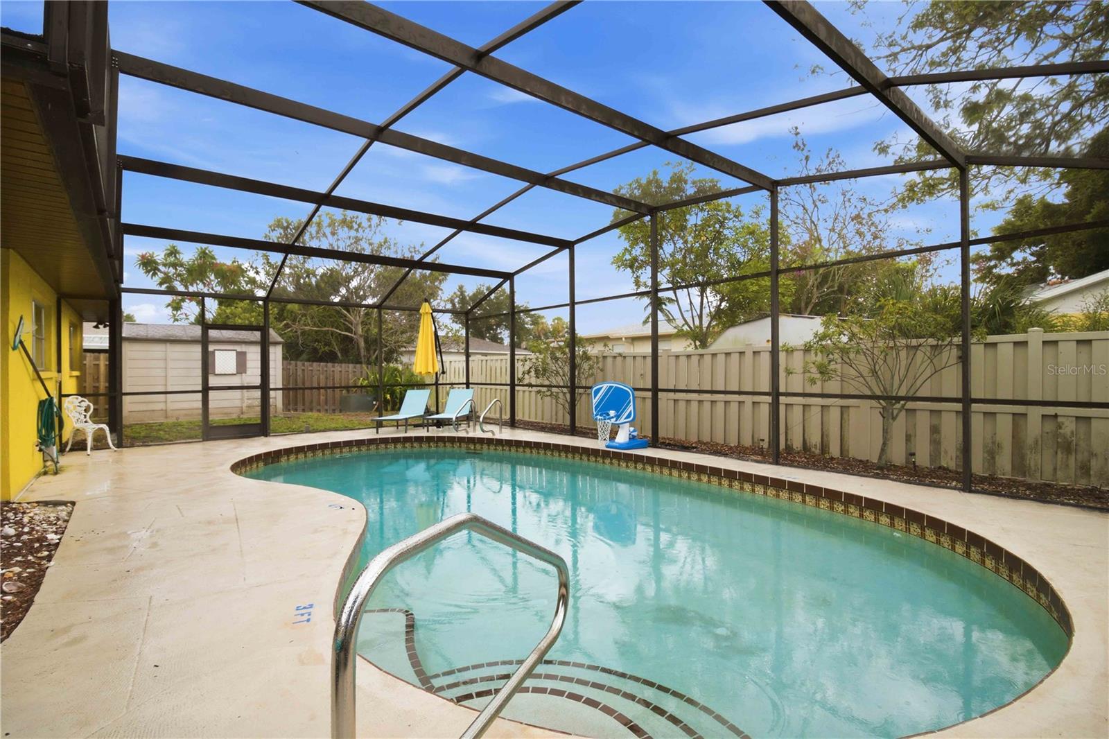 LAKE FOREST ESTATES - Residential