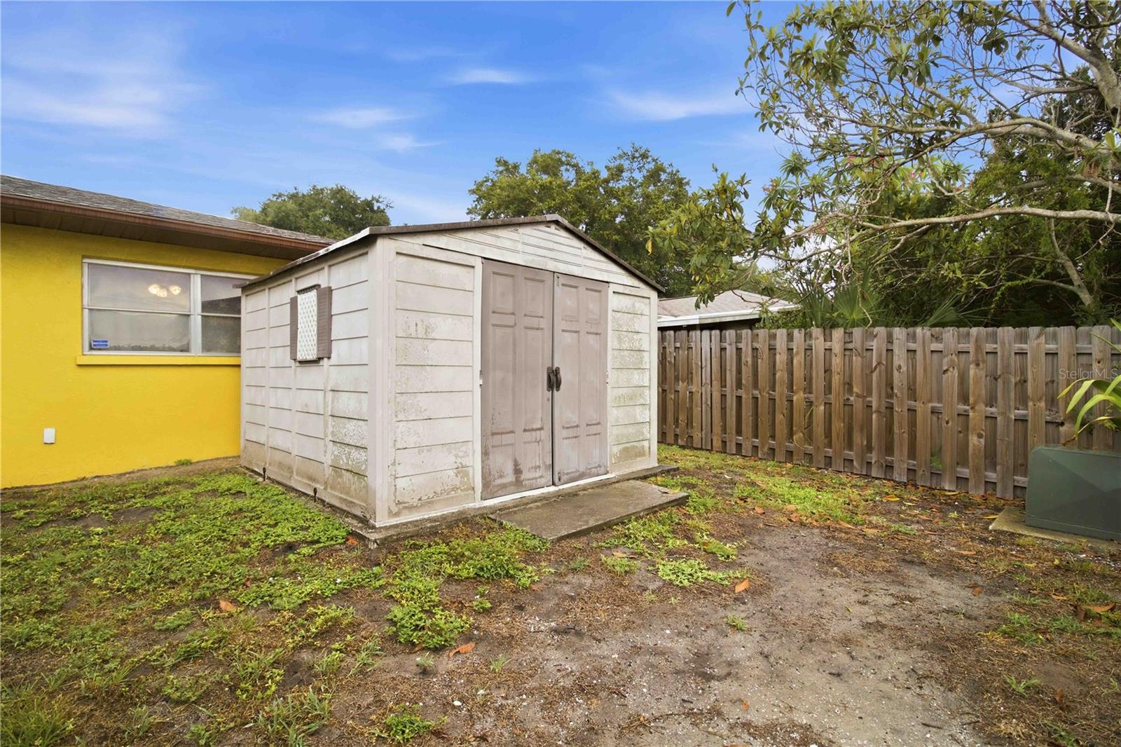 LAKE FOREST ESTATES - Residential