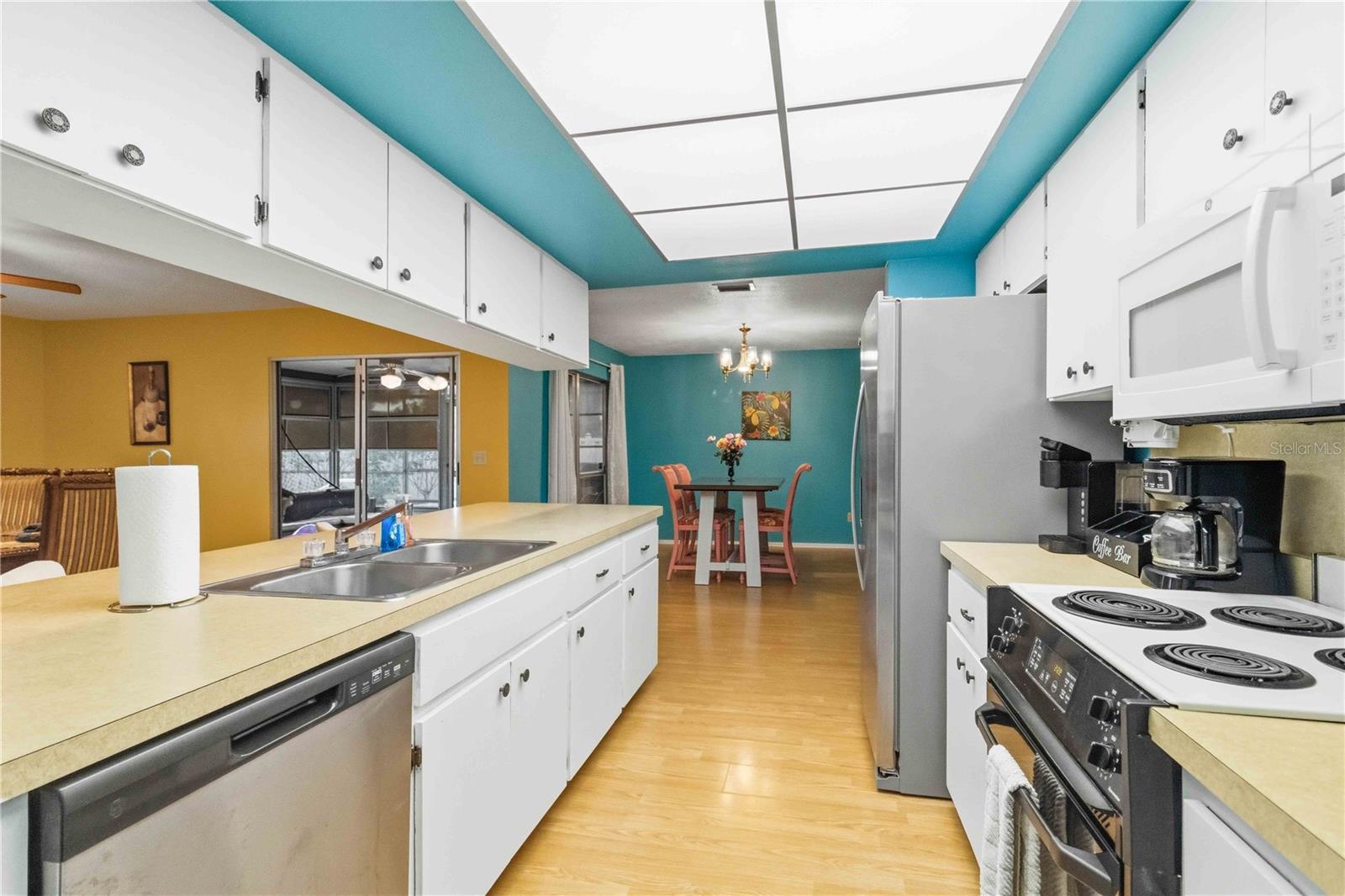 LAKE FOREST ESTATES - Residential