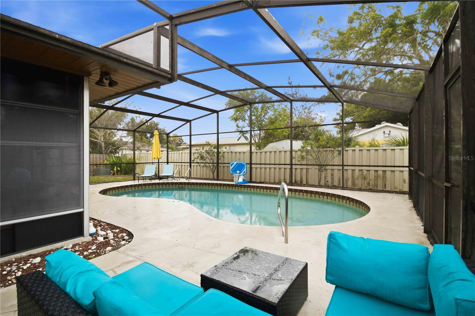 LAKE FOREST ESTATES - Residential