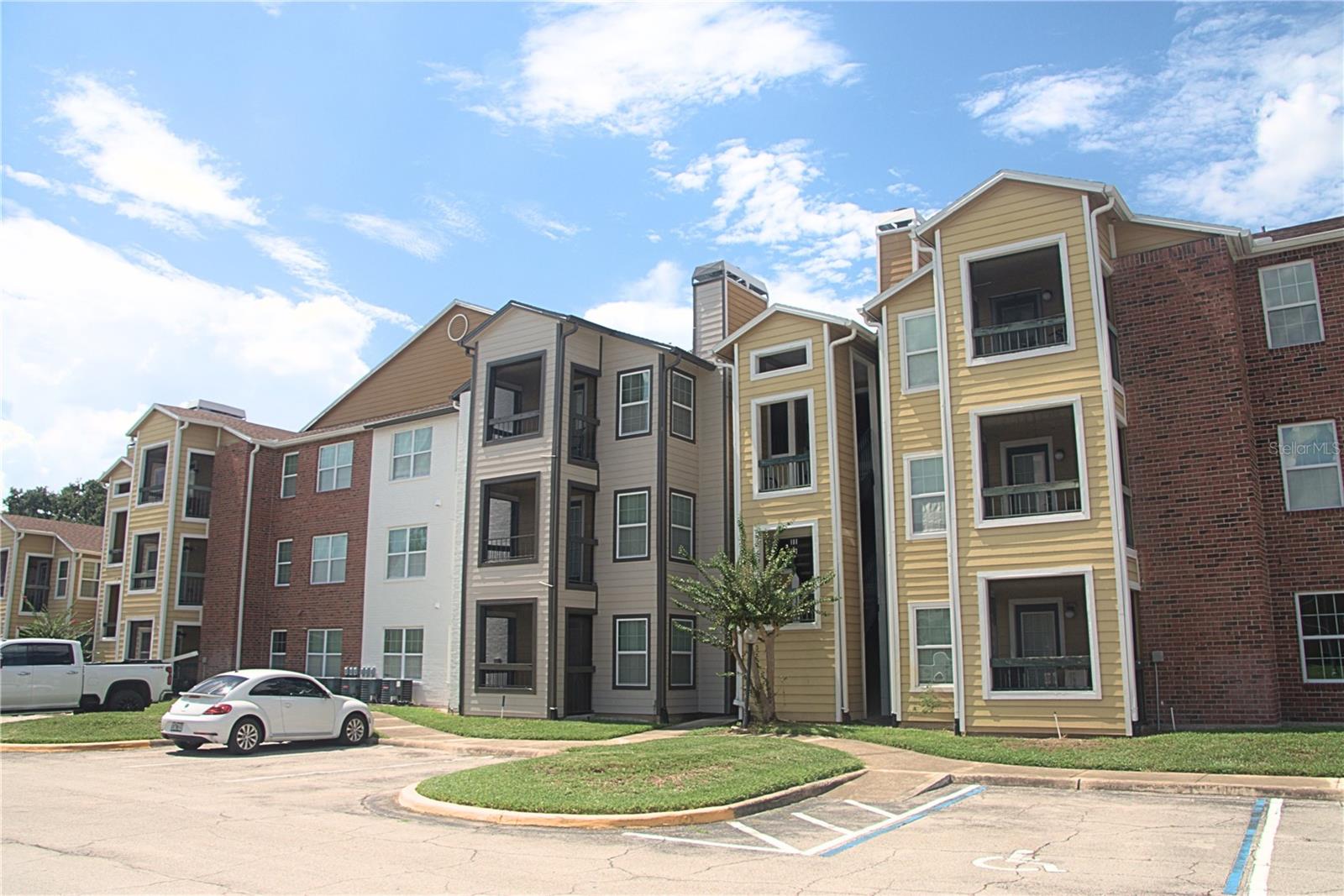 REGENCY GARDENS - Residential