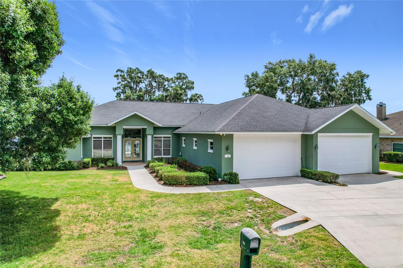 SANDY POINTE - Residential
