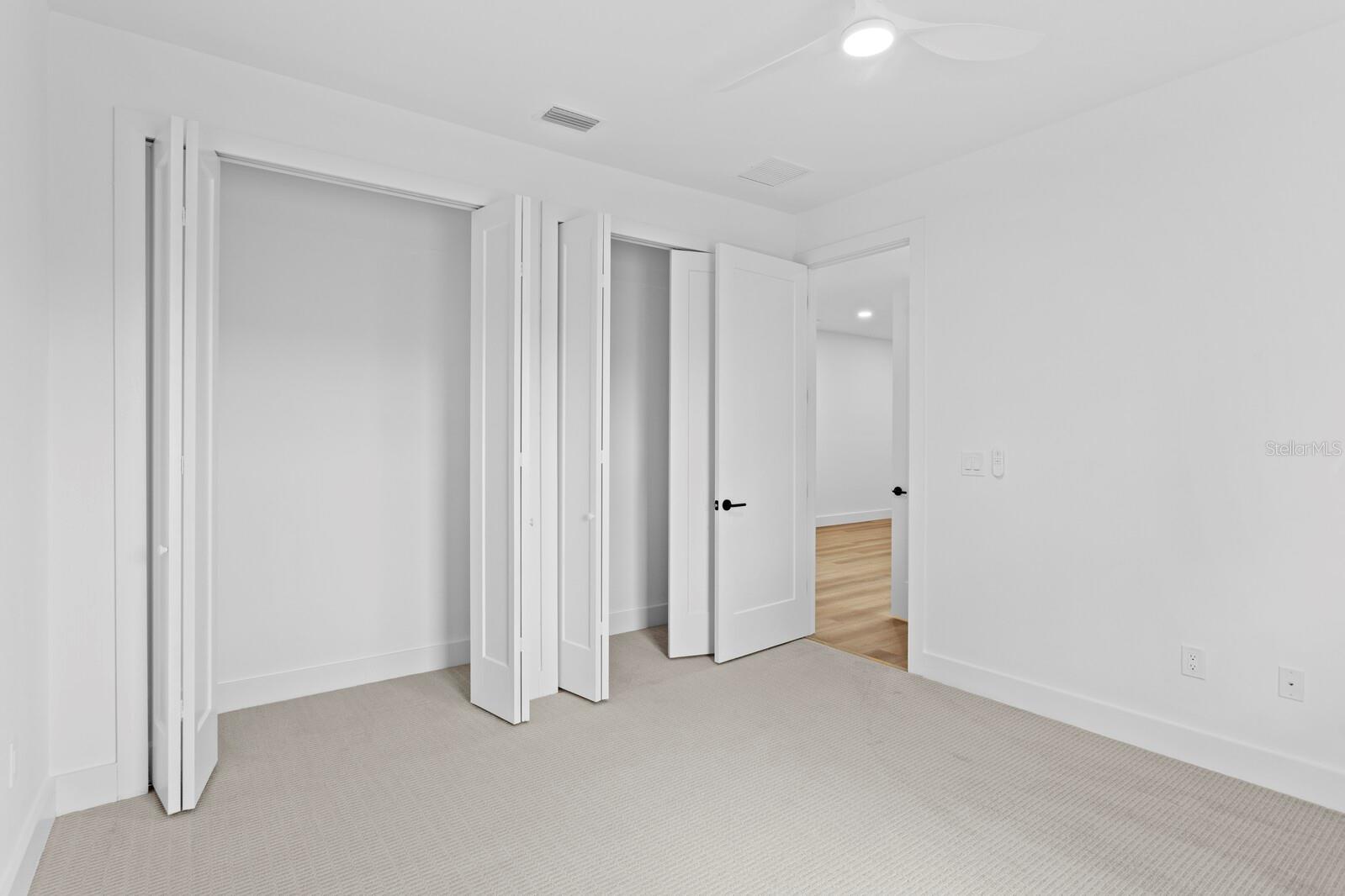 WELLINGTON MANORS - Residential