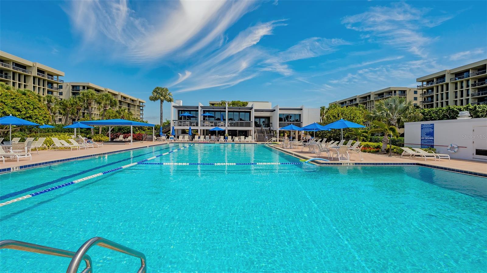 BEACHPLACE I - Residential