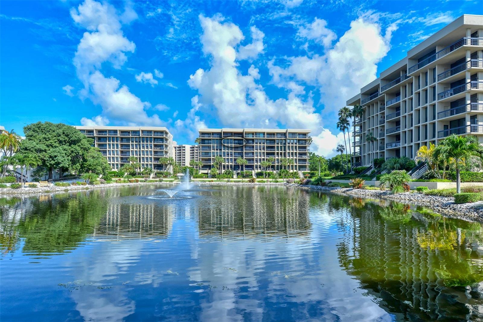 BEACHPLACE I - Residential