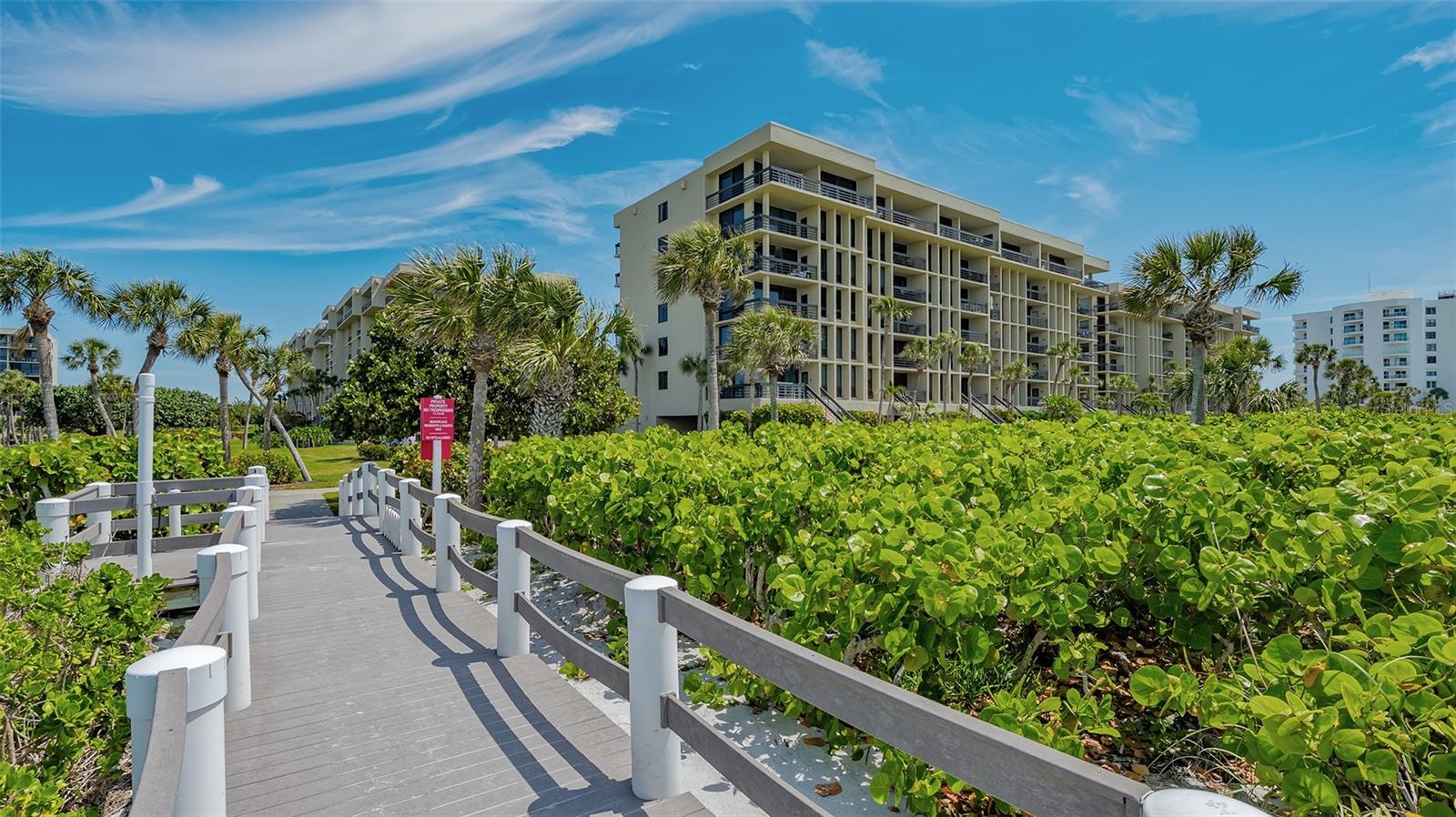 BEACHPLACE I - Residential