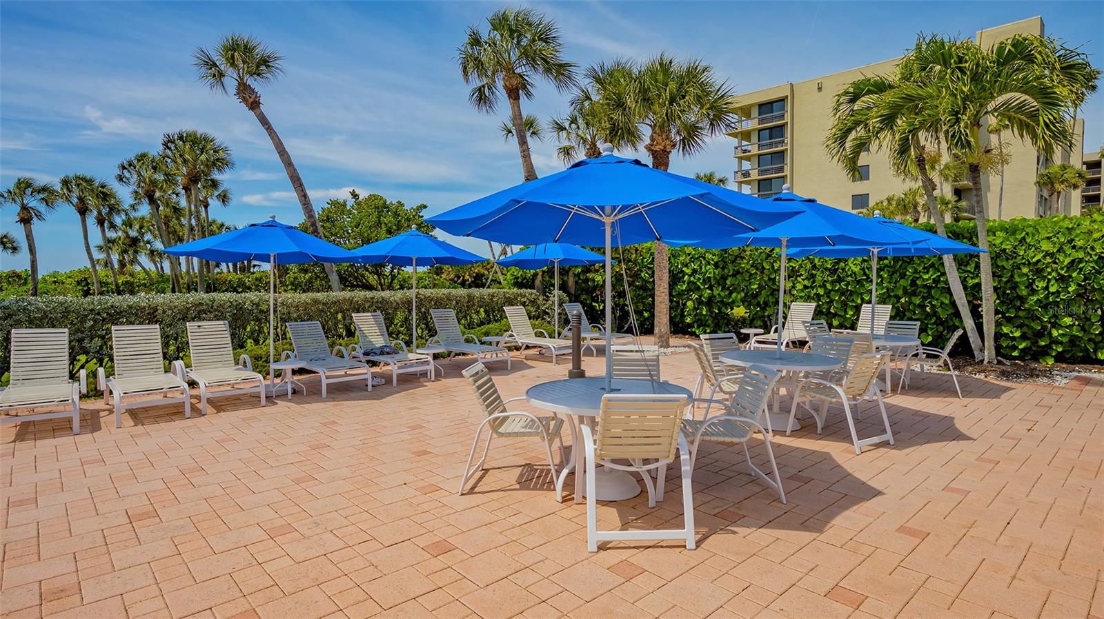 BEACHPLACE I - Residential