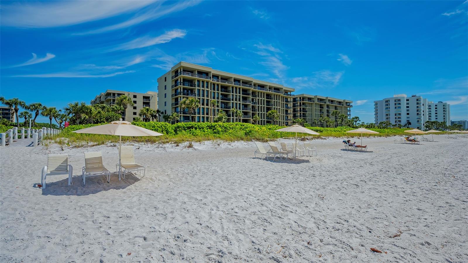 BEACHPLACE I - Residential