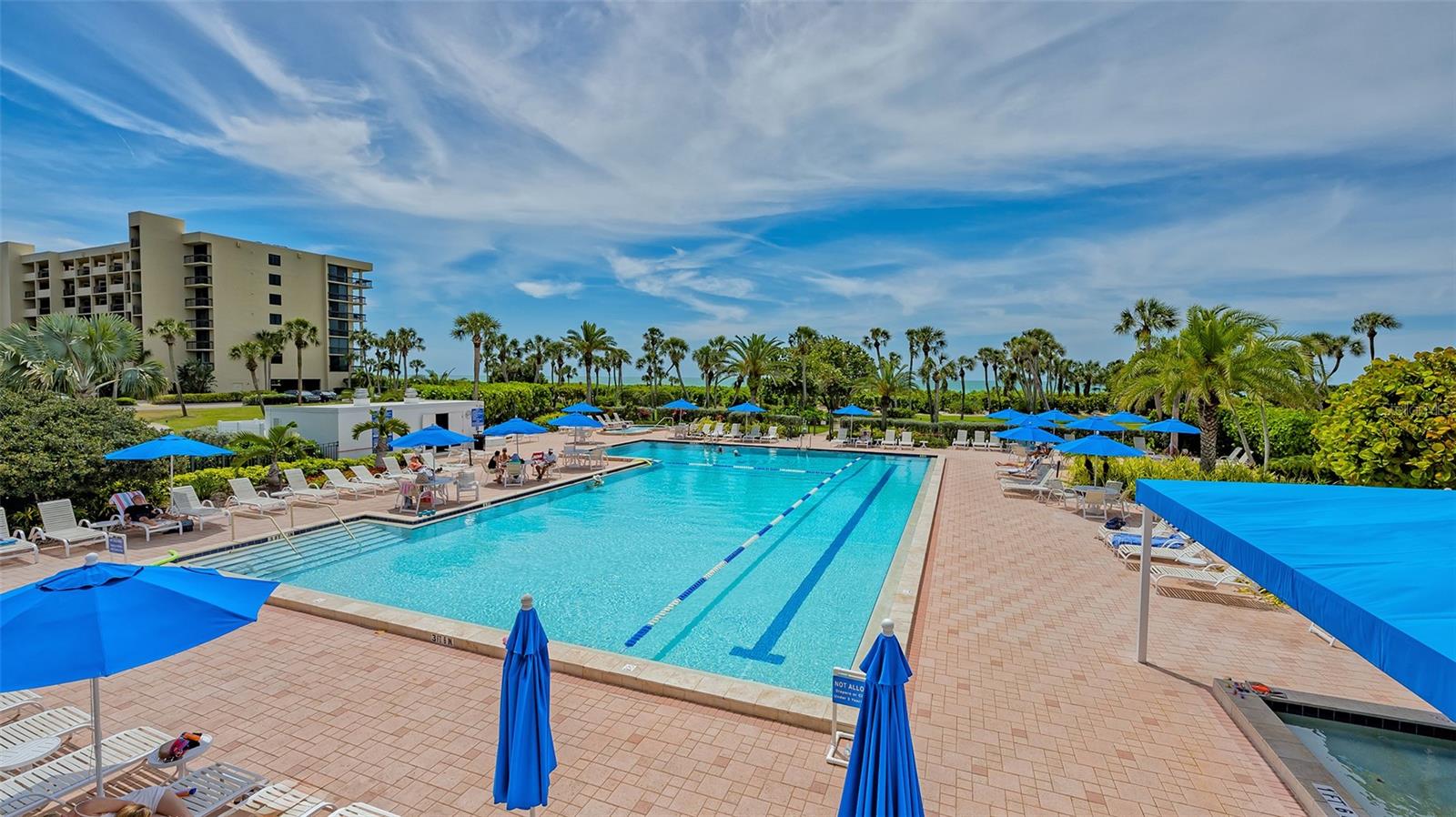 BEACHPLACE I - Residential