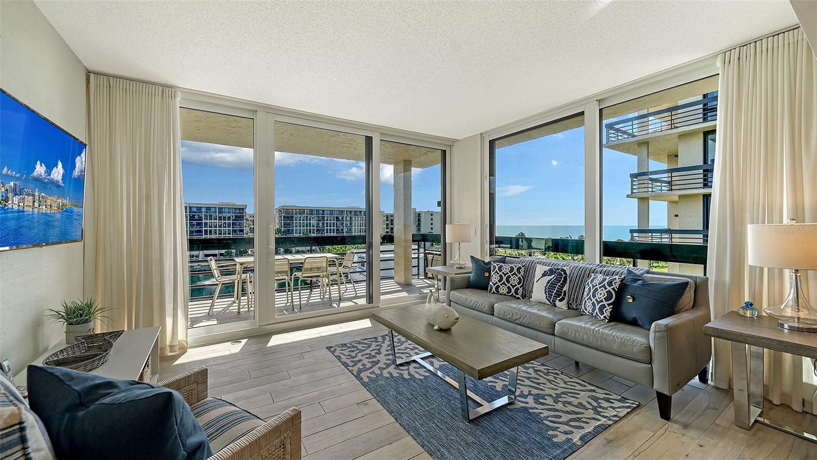 BEACHPLACE I - Residential