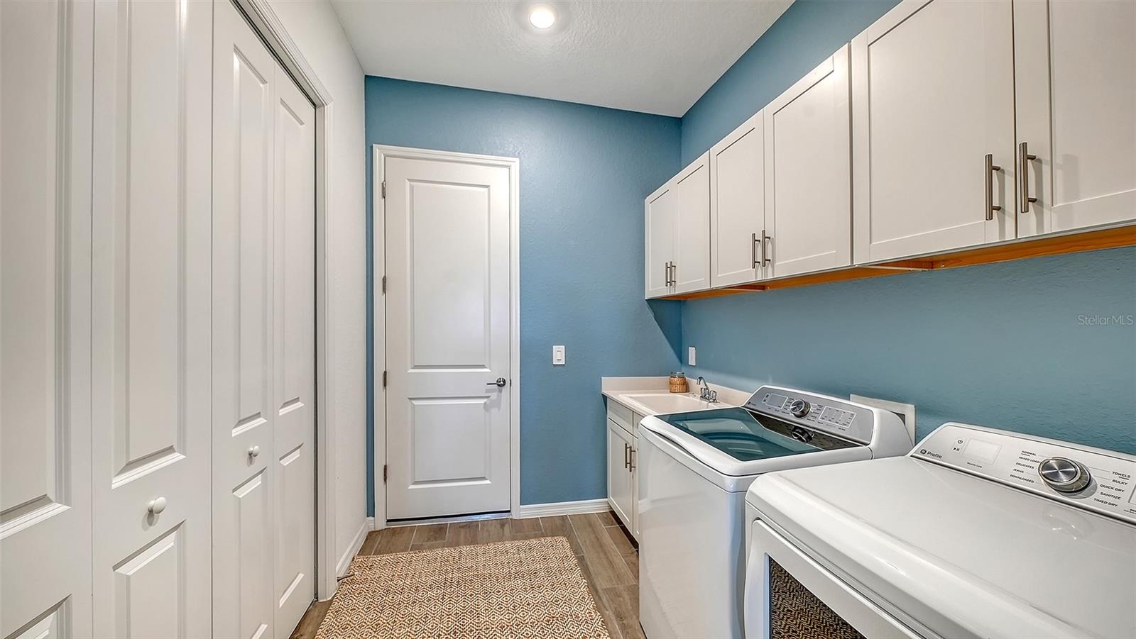 WELLEN PARK GOLF & CC - Residential Lease