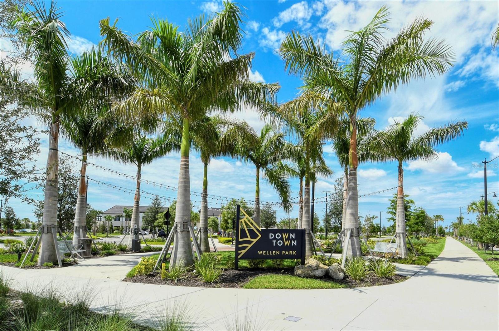 WELLEN PARK GOLF & CC - Residential Lease