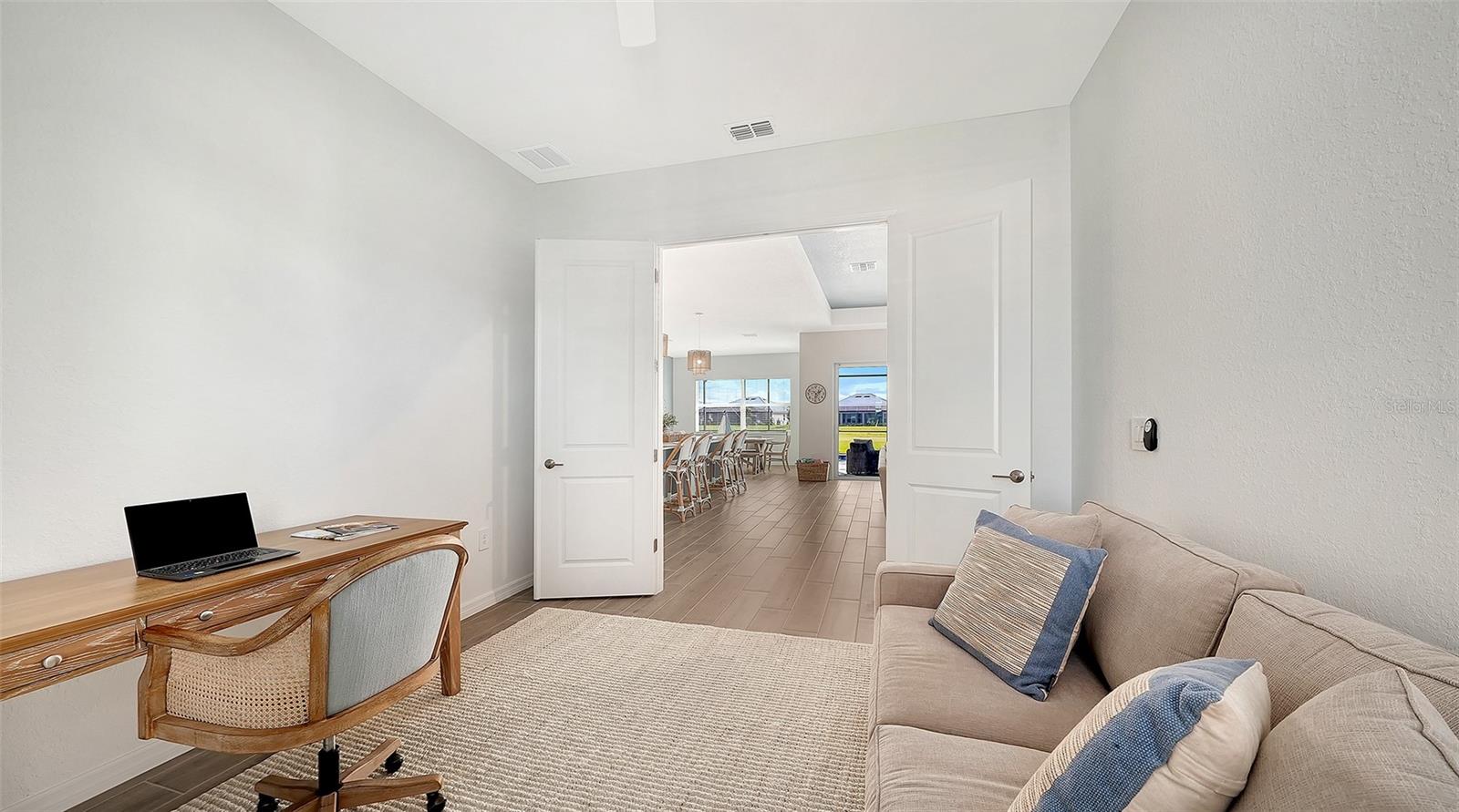 WELLEN PARK GOLF & CC - Residential Lease