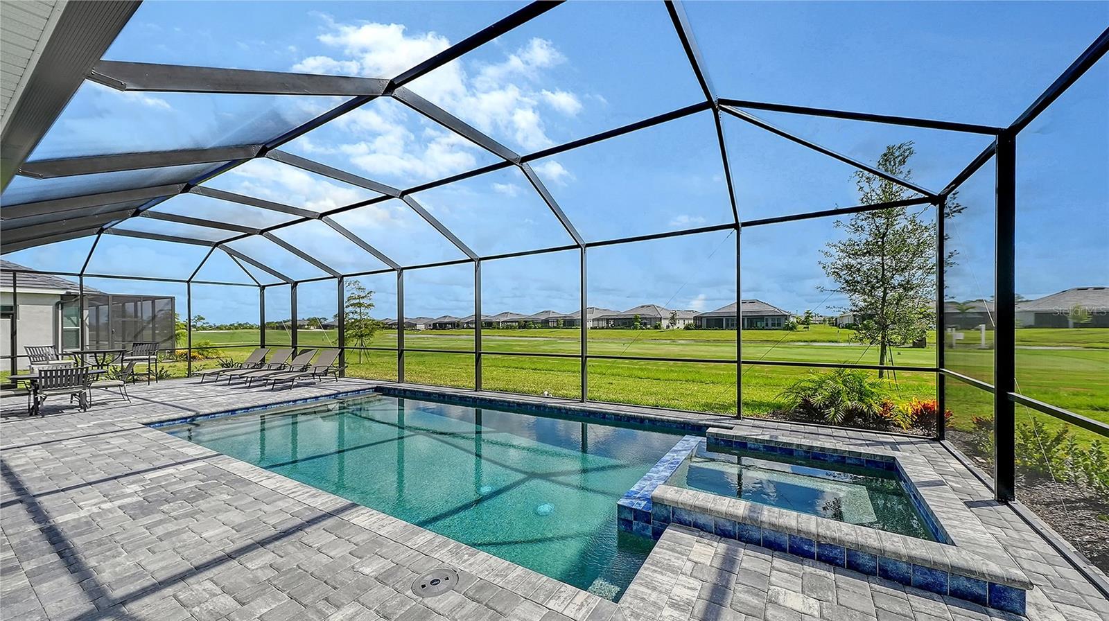 WELLEN PARK GOLF & CC - Residential Lease