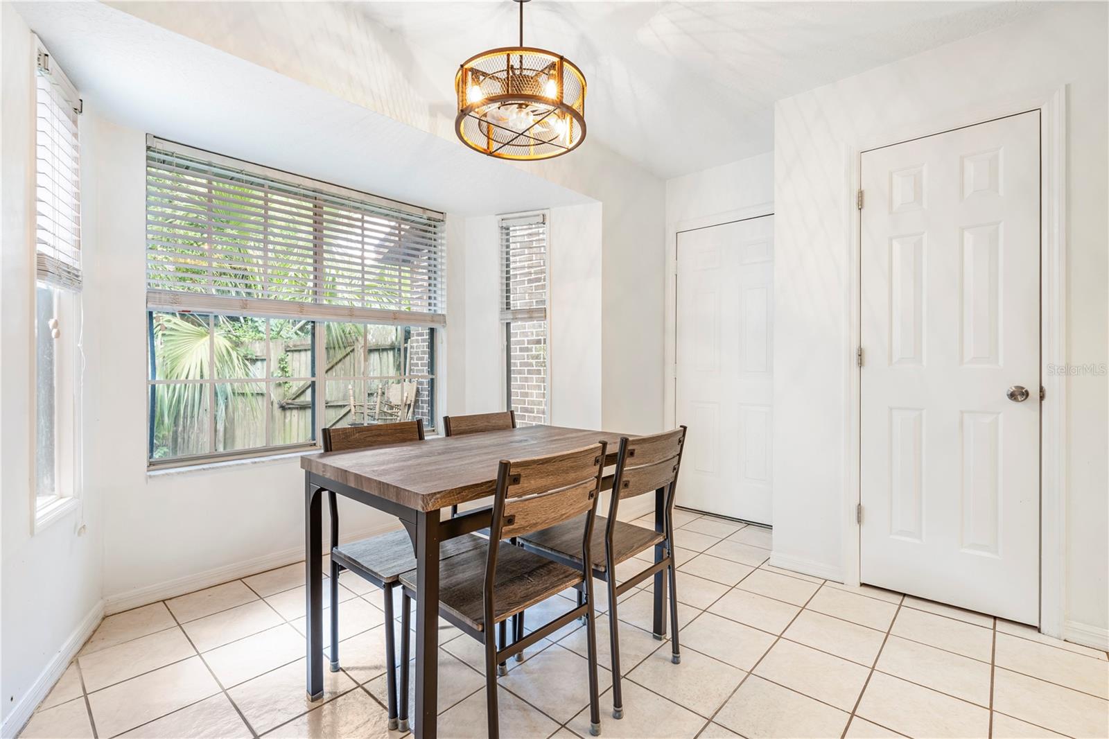 MOUNT PLYMOUTH - Residential