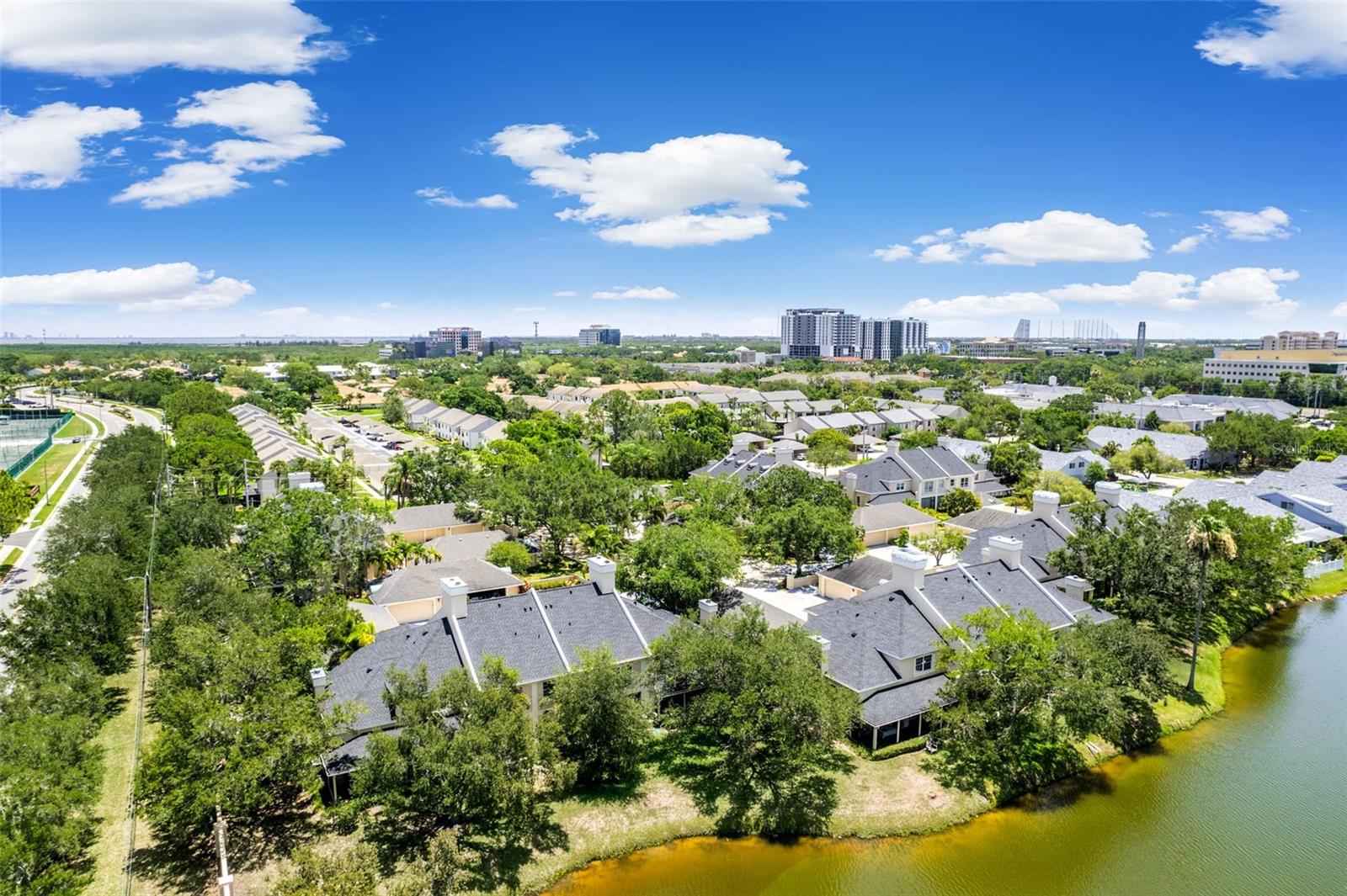 LAKEPOINTE VILLAS - Residential