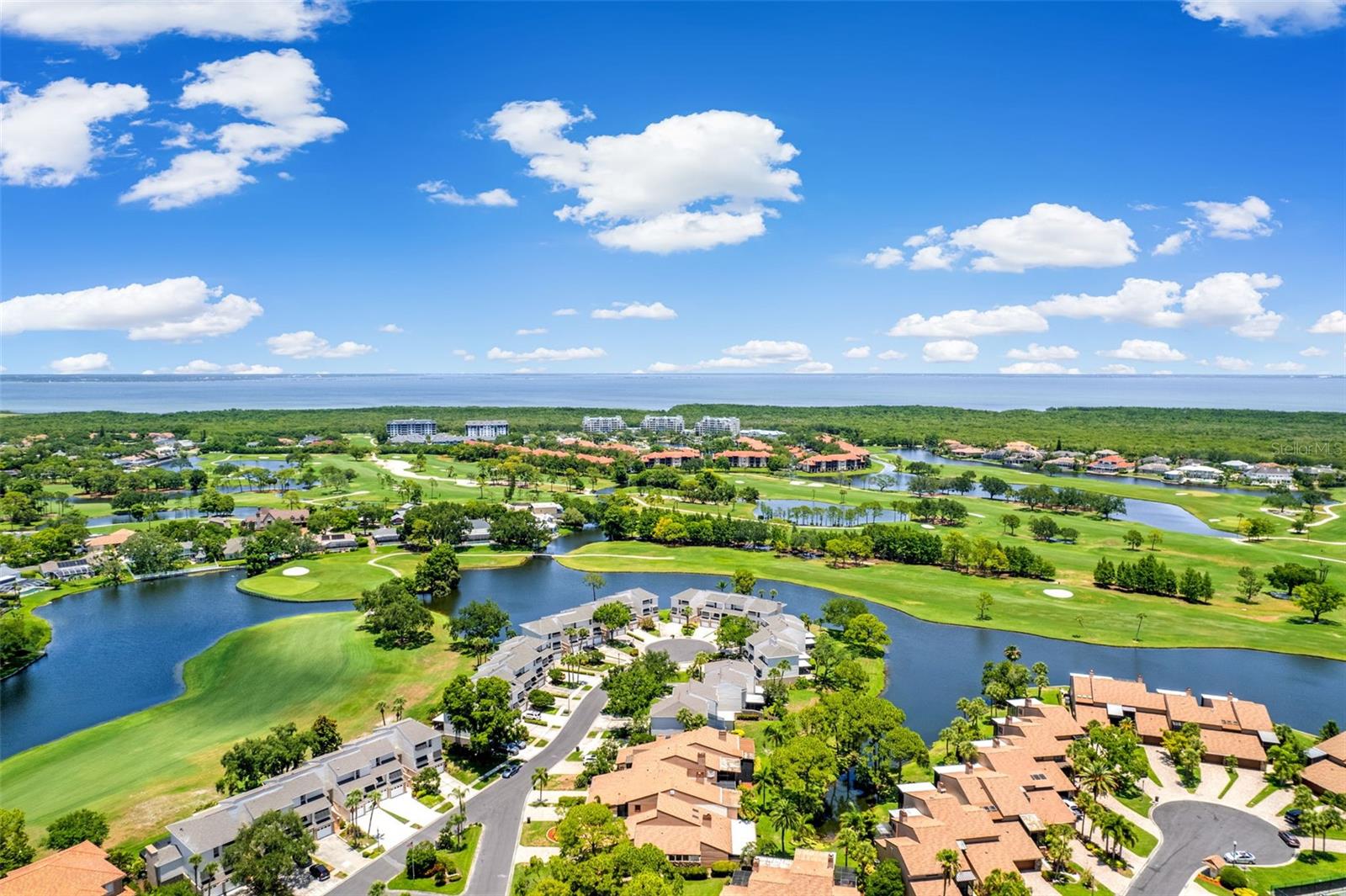LAKEPOINTE VILLAS - Residential