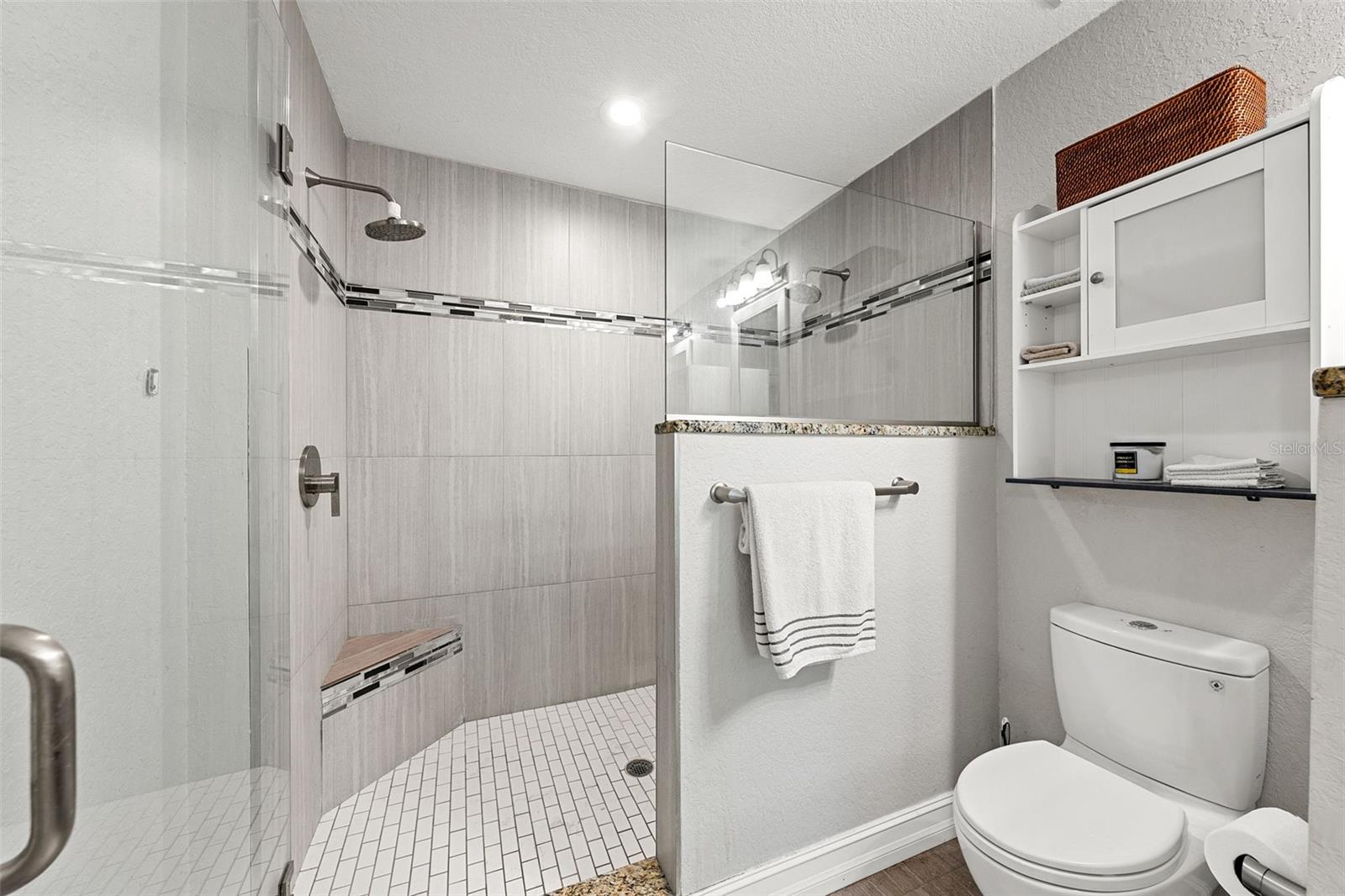 LAKEPOINTE VILLAS - Residential