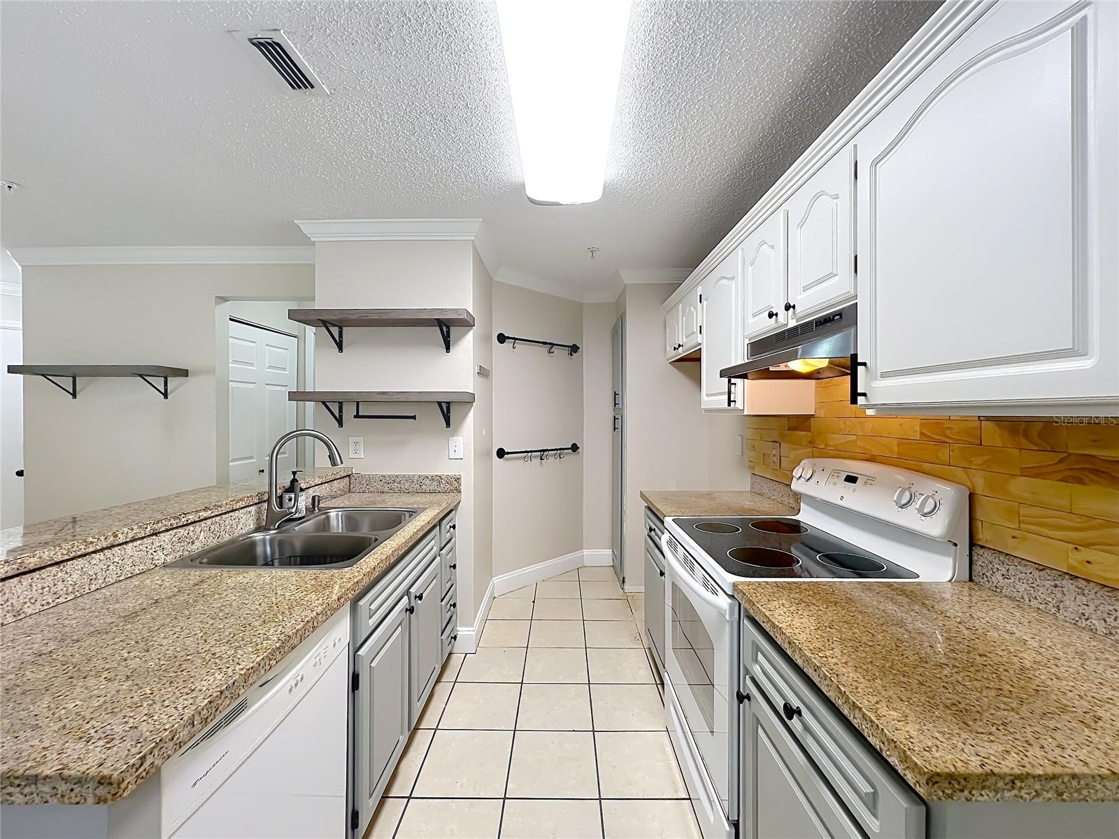 LANDING A CONDO - Residential
