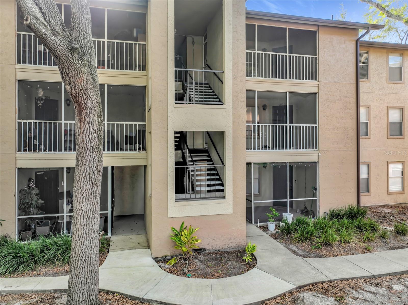 LANDING A CONDO - Residential