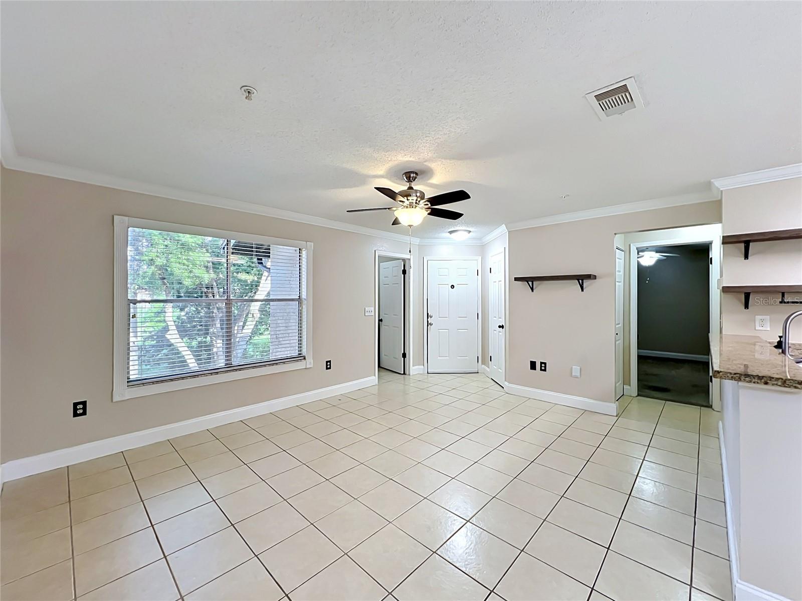 LANDING A CONDO - Residential