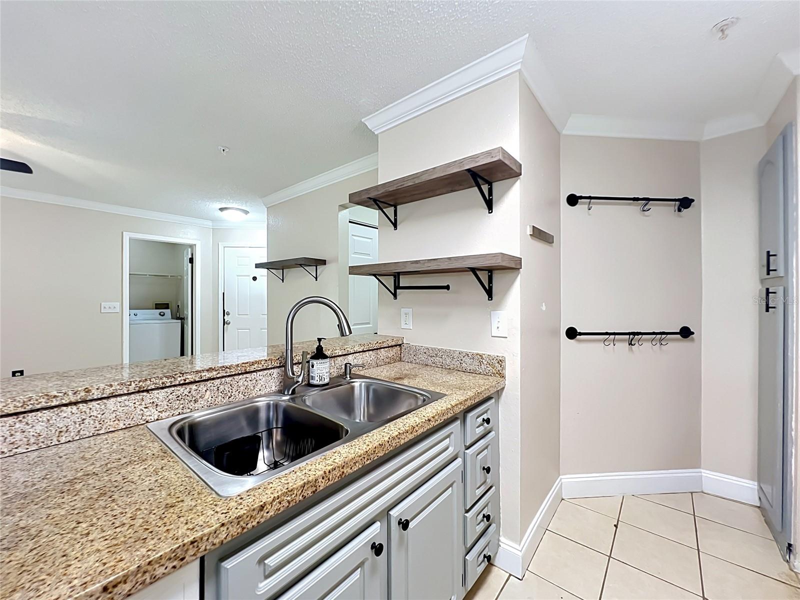 LANDING A CONDO - Residential