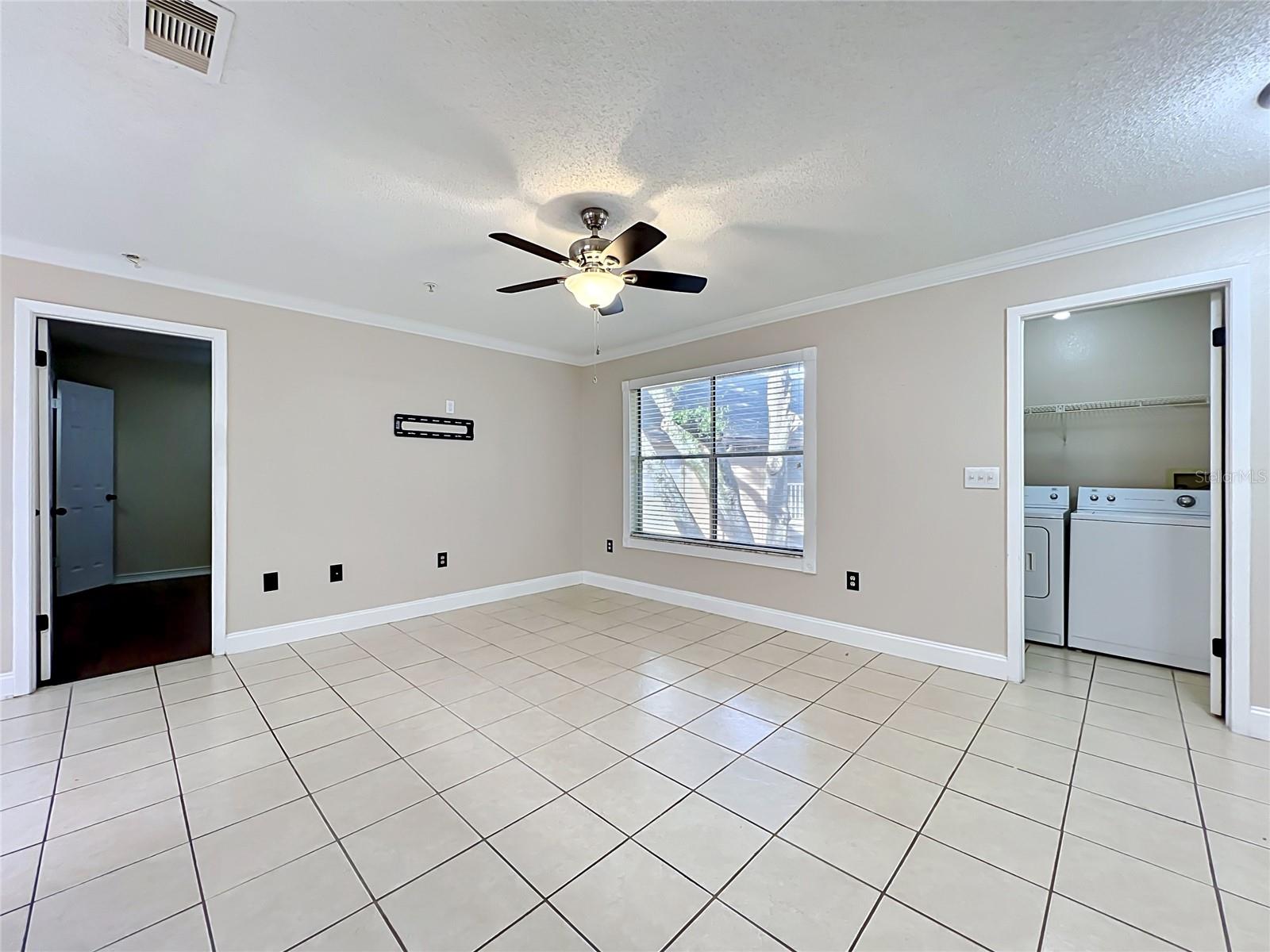 LANDING A CONDO - Residential