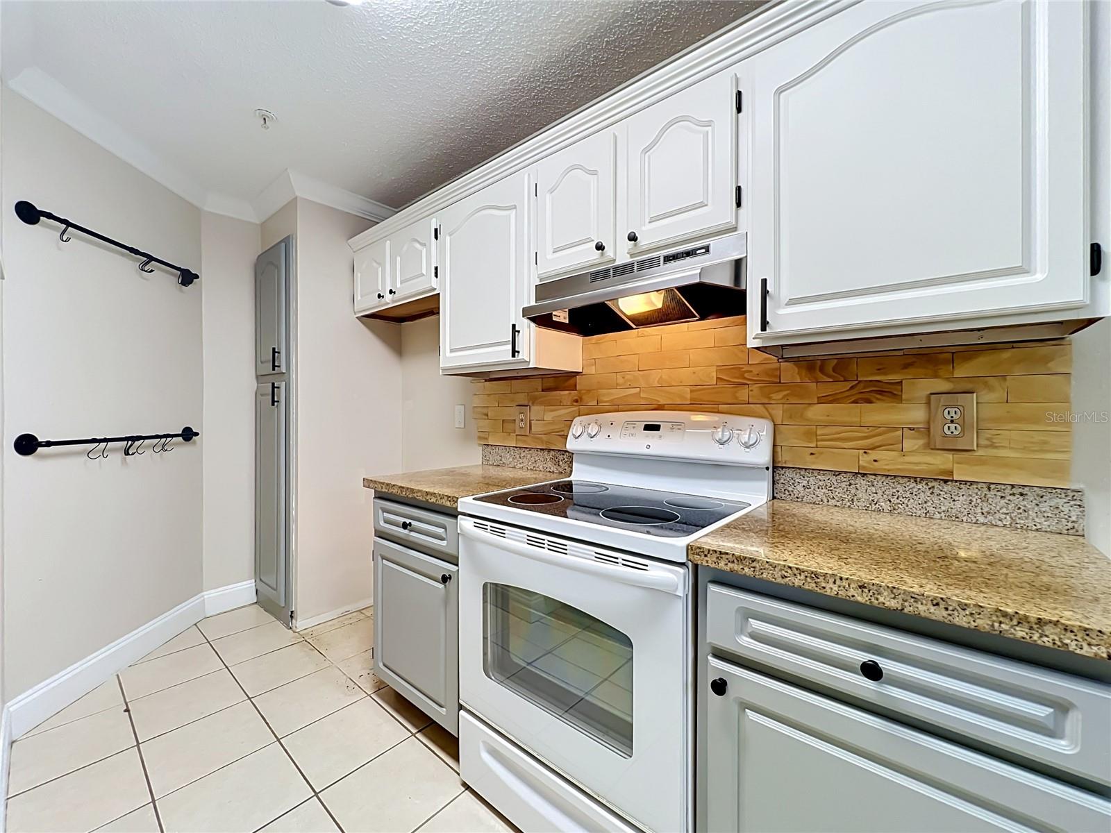 LANDING A CONDO - Residential