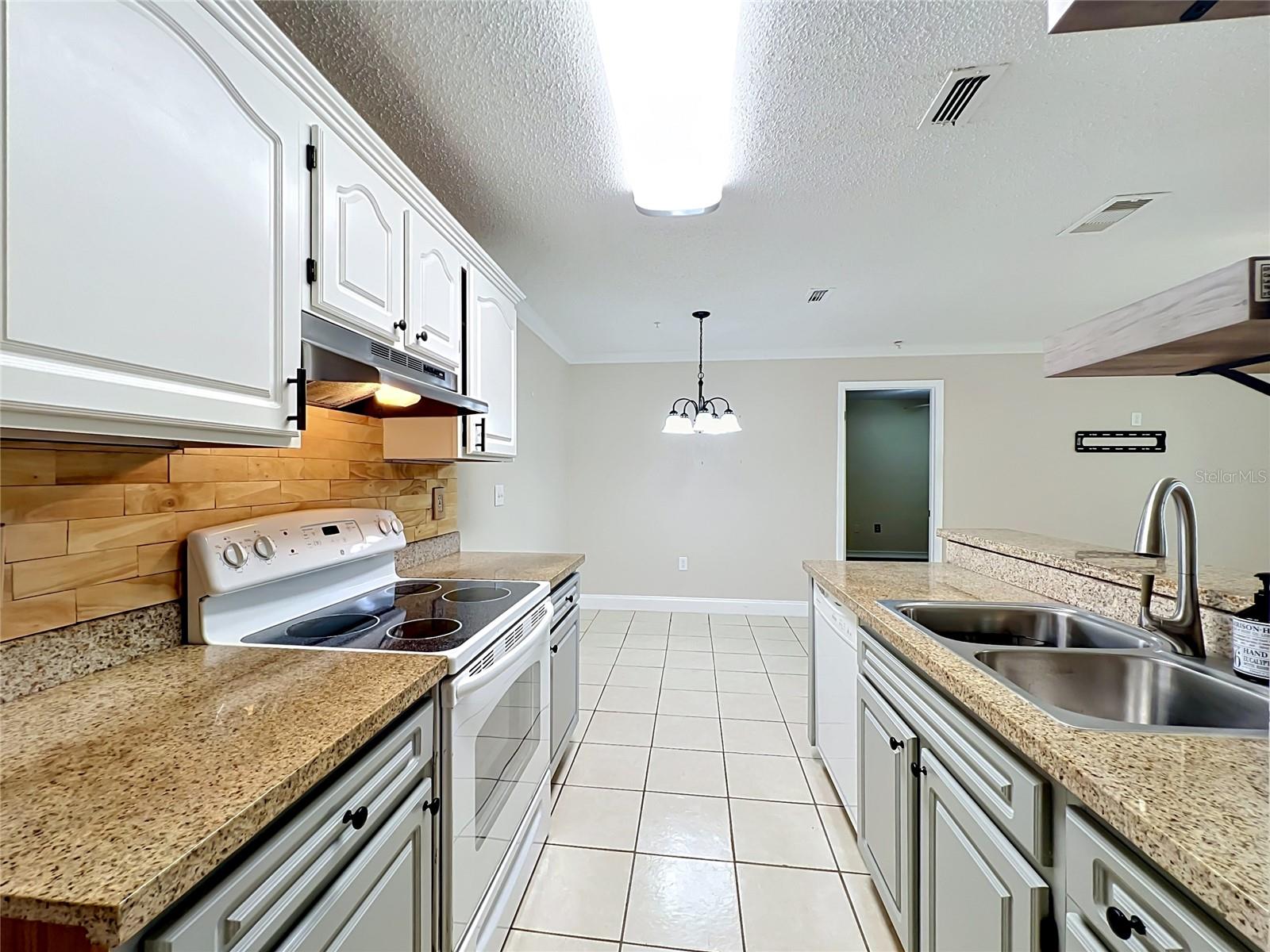 LANDING A CONDO - Residential