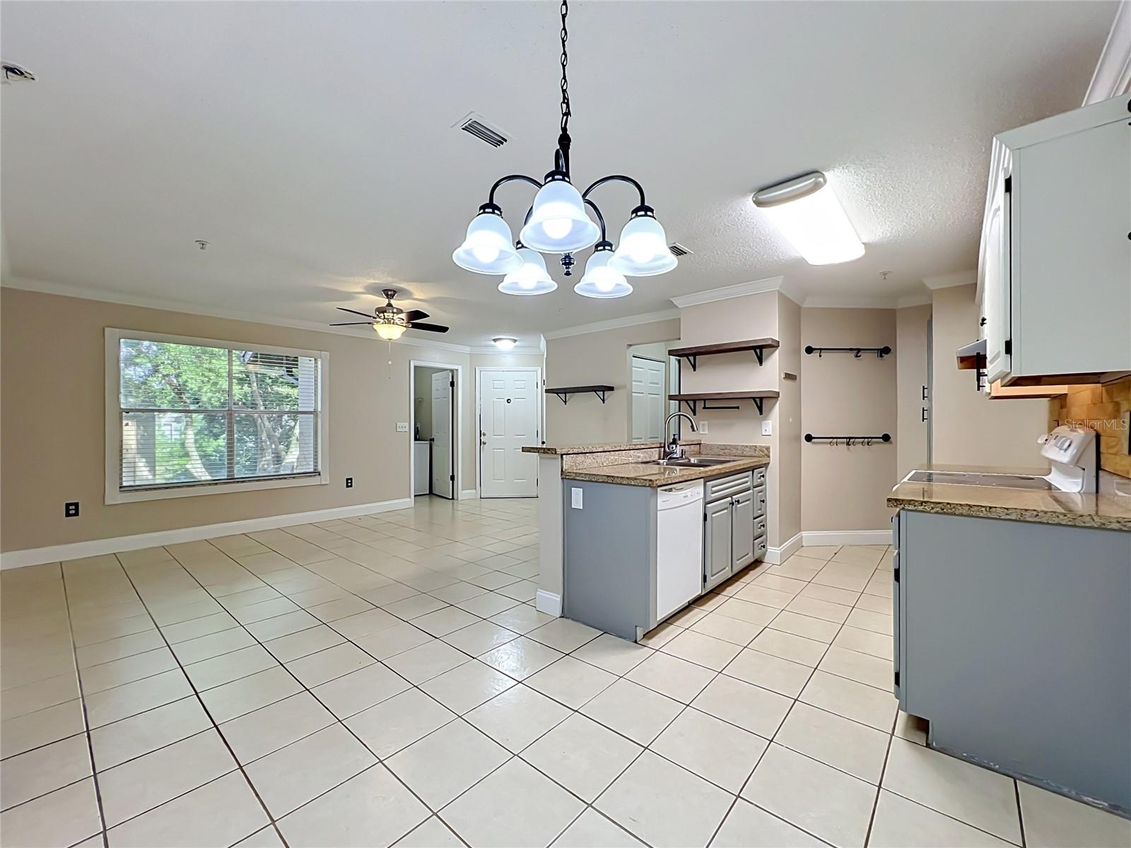 LANDING A CONDO - Residential