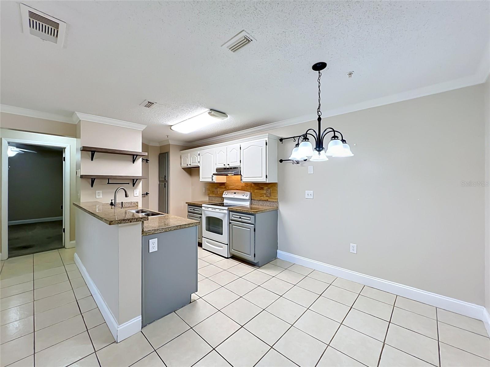 LANDING A CONDO - Residential