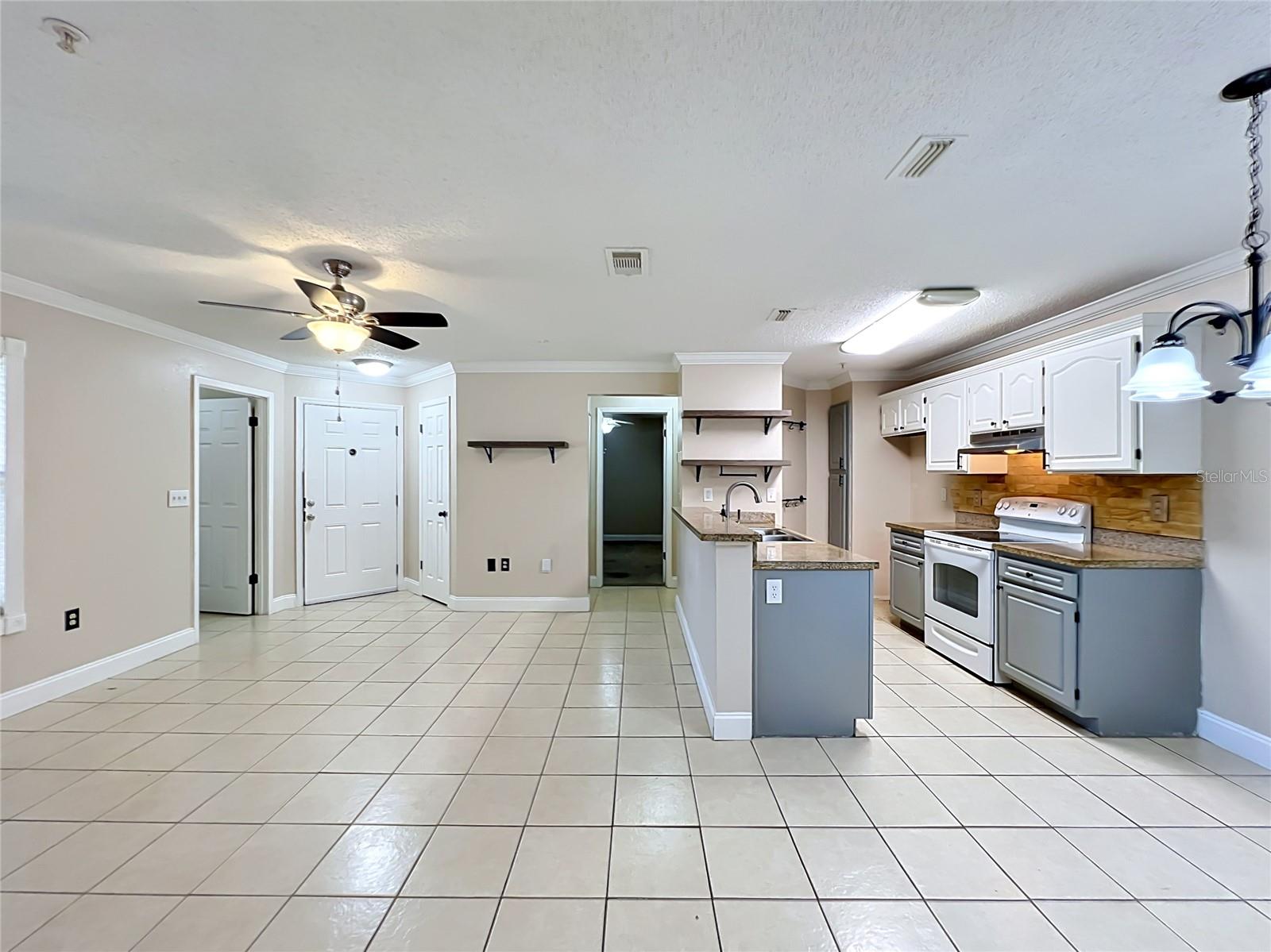 LANDING A CONDO - Residential