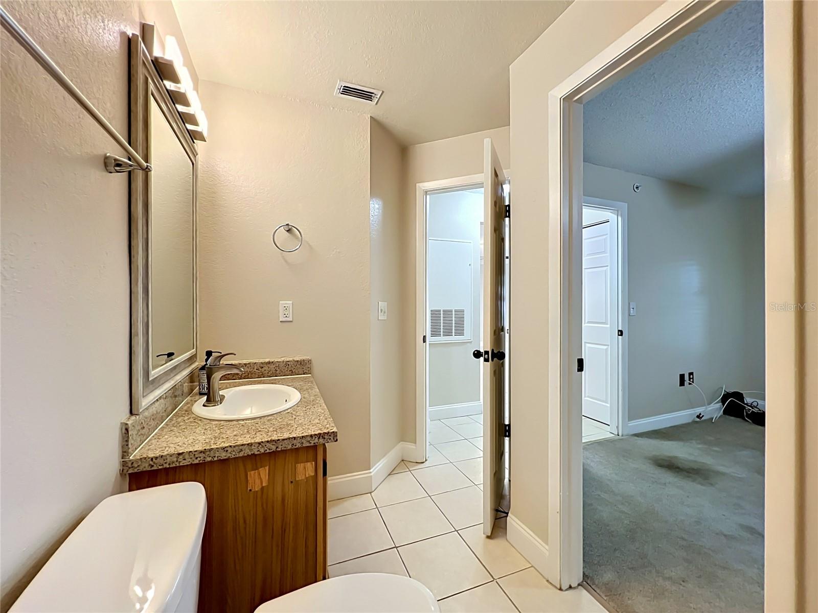 LANDING A CONDO - Residential