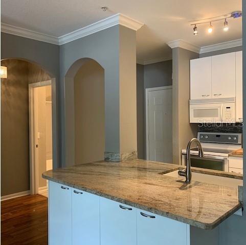 RESIDENCE AT RENAISSANCE - Residential Lease