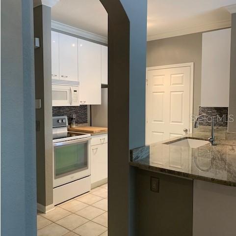 RESIDENCE AT RENAISSANCE - Residential Lease