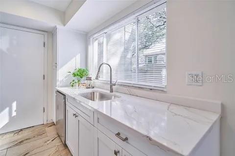 RAINTREE MANOR HOMES CONDOMINI - Residential