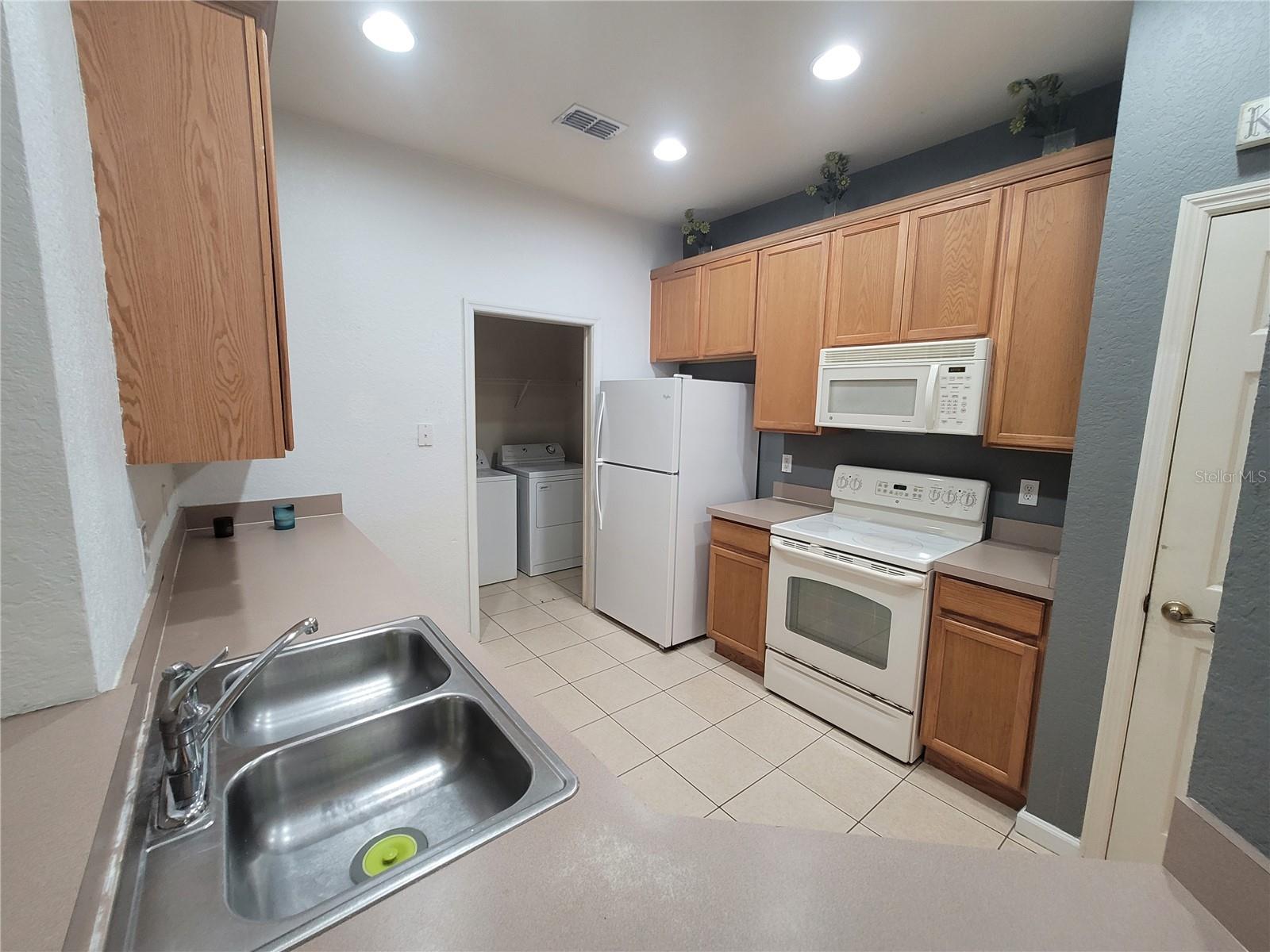 FLORA RIDGE CONDO PH 6 BLDG 13 - Residential