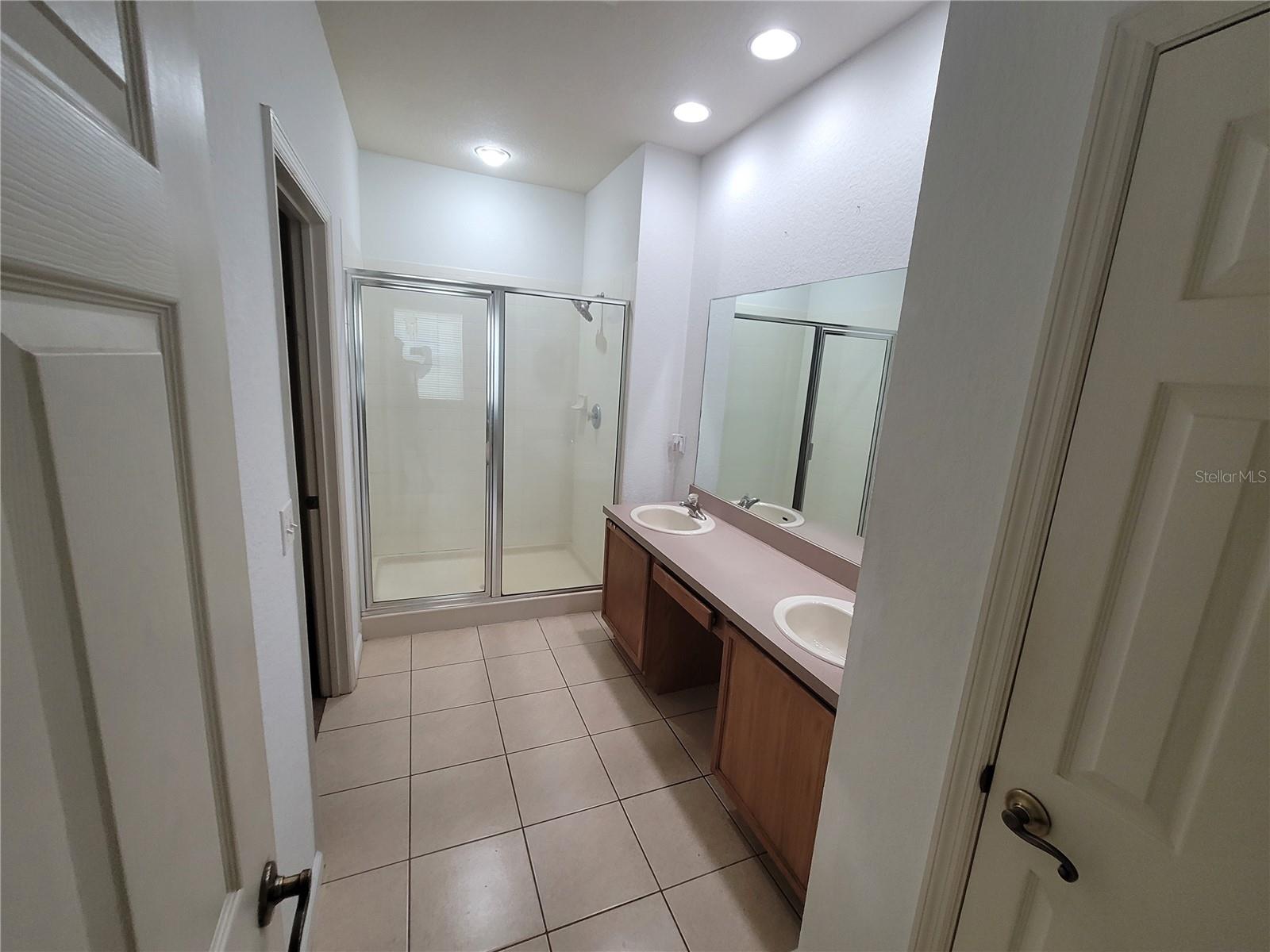 FLORA RIDGE CONDO PH 6 BLDG 13 - Residential