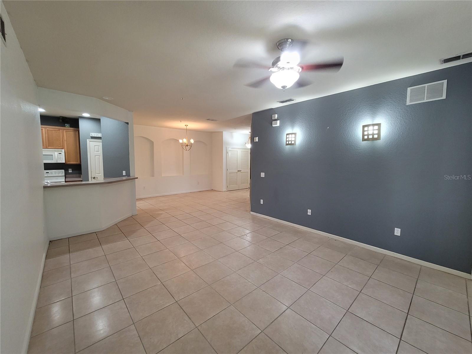 FLORA RIDGE CONDO PH 6 BLDG 13 - Residential