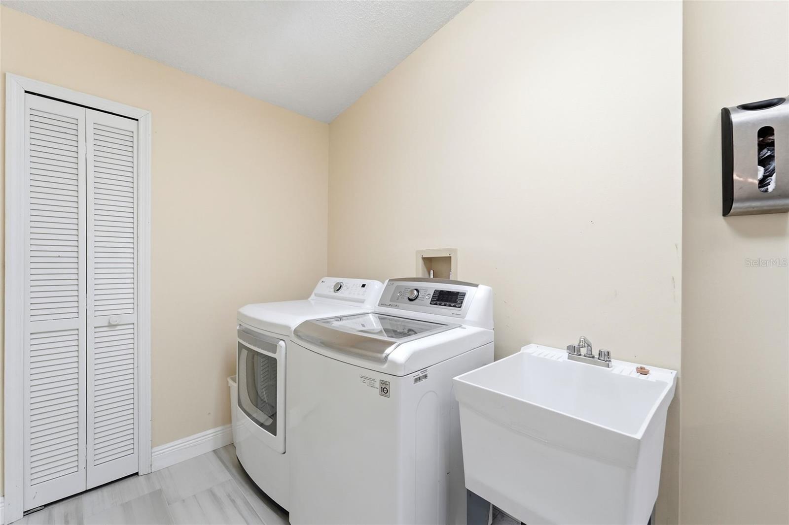 SWEETWATER COUNTRY CLUB PLACE - Residential