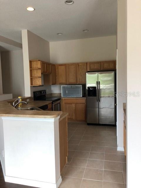 WATERSIDE ESTATES - Residential Lease