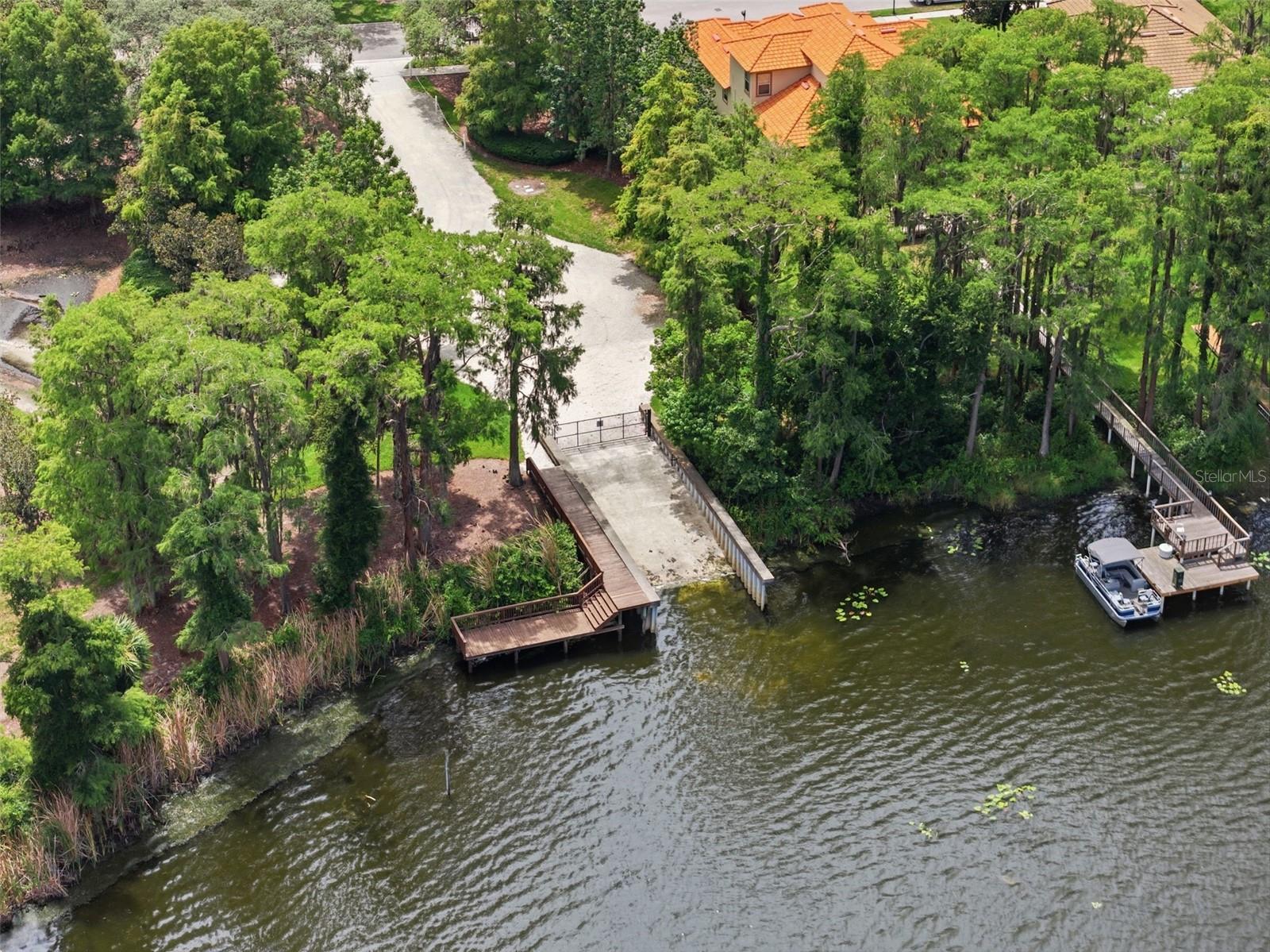 WATERS EDGE 1 - Residential