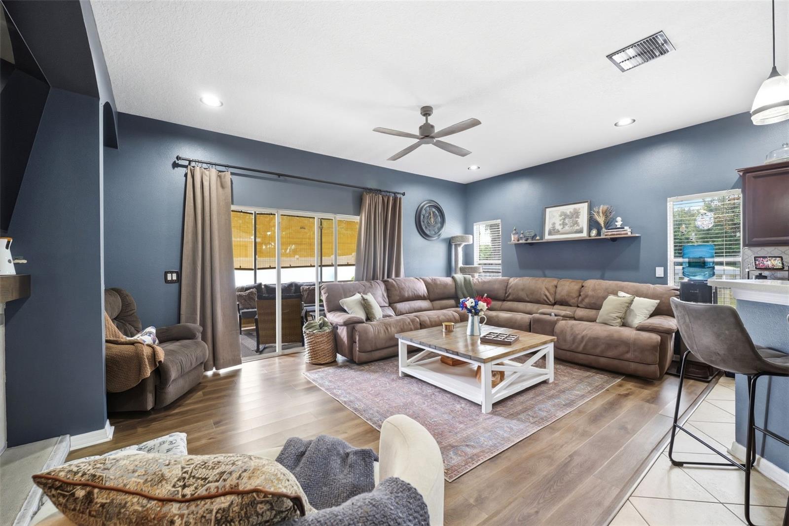 WATERS EDGE 1 - Residential